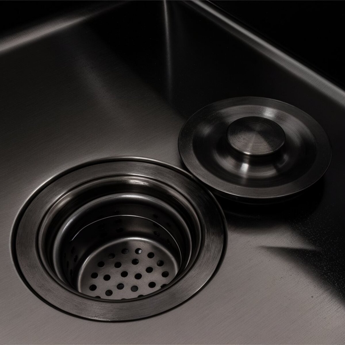 Кухонна мийка CM 78*50 L чорна PVD VALESO Handmade (круглий сифон 3,0/0,8) 5