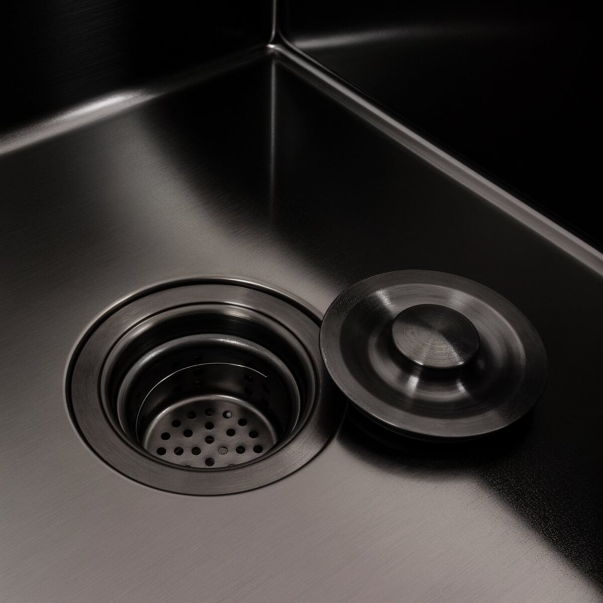 Кухонна мийка CM 78*50 R чорна PVD VALESO Handmade (круглий сифон 3,0/0,8) 5